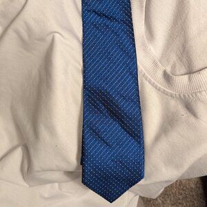 Blue power tie
